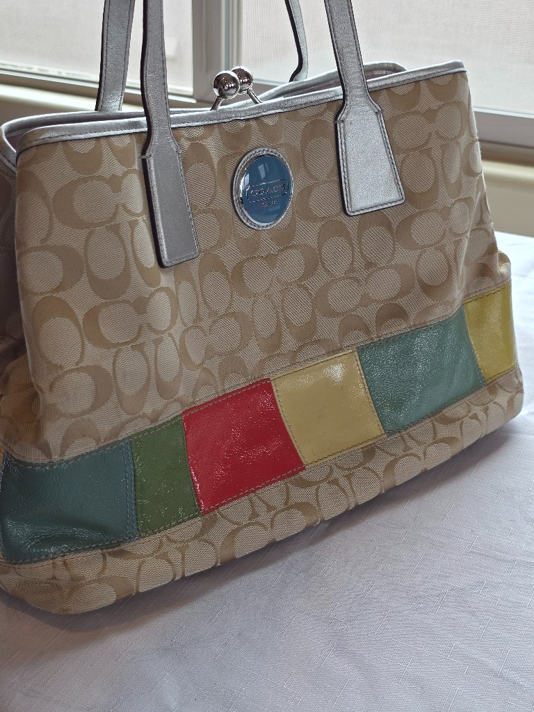 Coach Signature Stripe Frame Carryall Handbag W/Kiss Lock